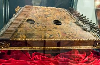 What is a Harpsichord?