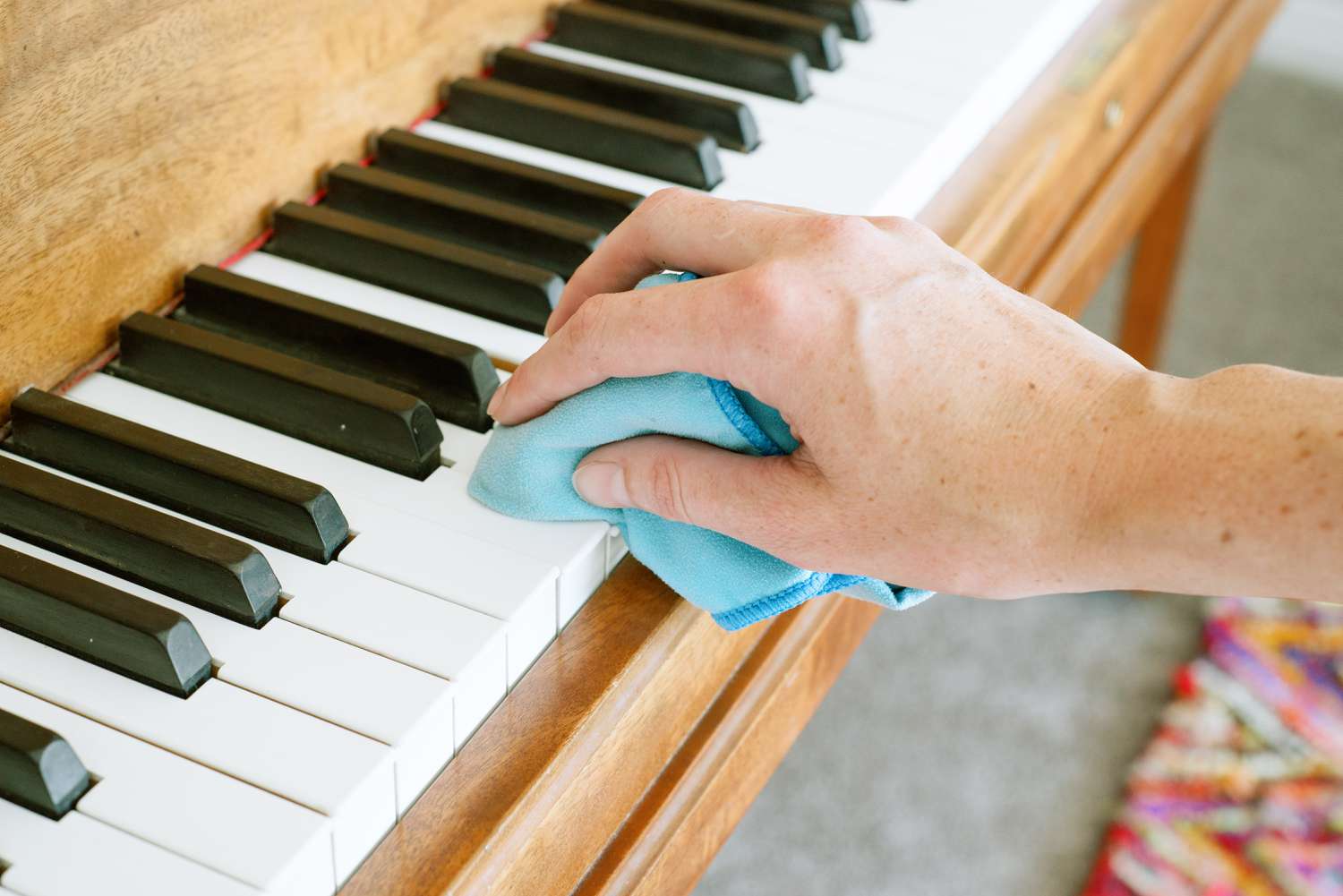 How to Clean Piano Keys